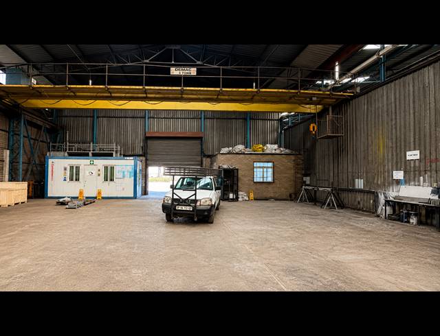 1,350M² WAREHOUSE TO LET IN TUNNEY